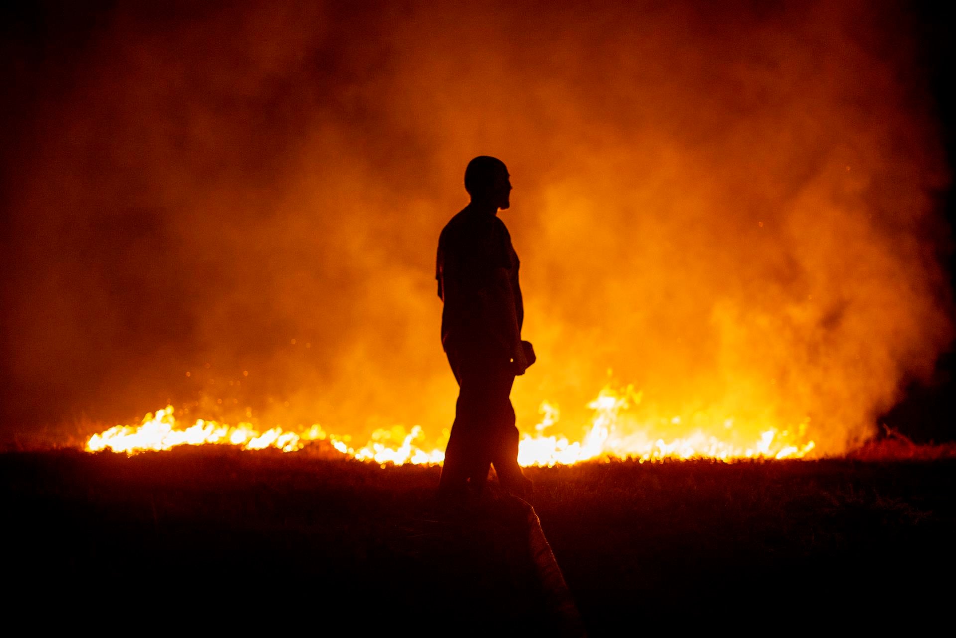 El fuego arrasa más de 3.000 hectáreas en España: estos son los incendios activos El fuego arrasa más de 3.000 hectáreas en España: estos son los incendios activos