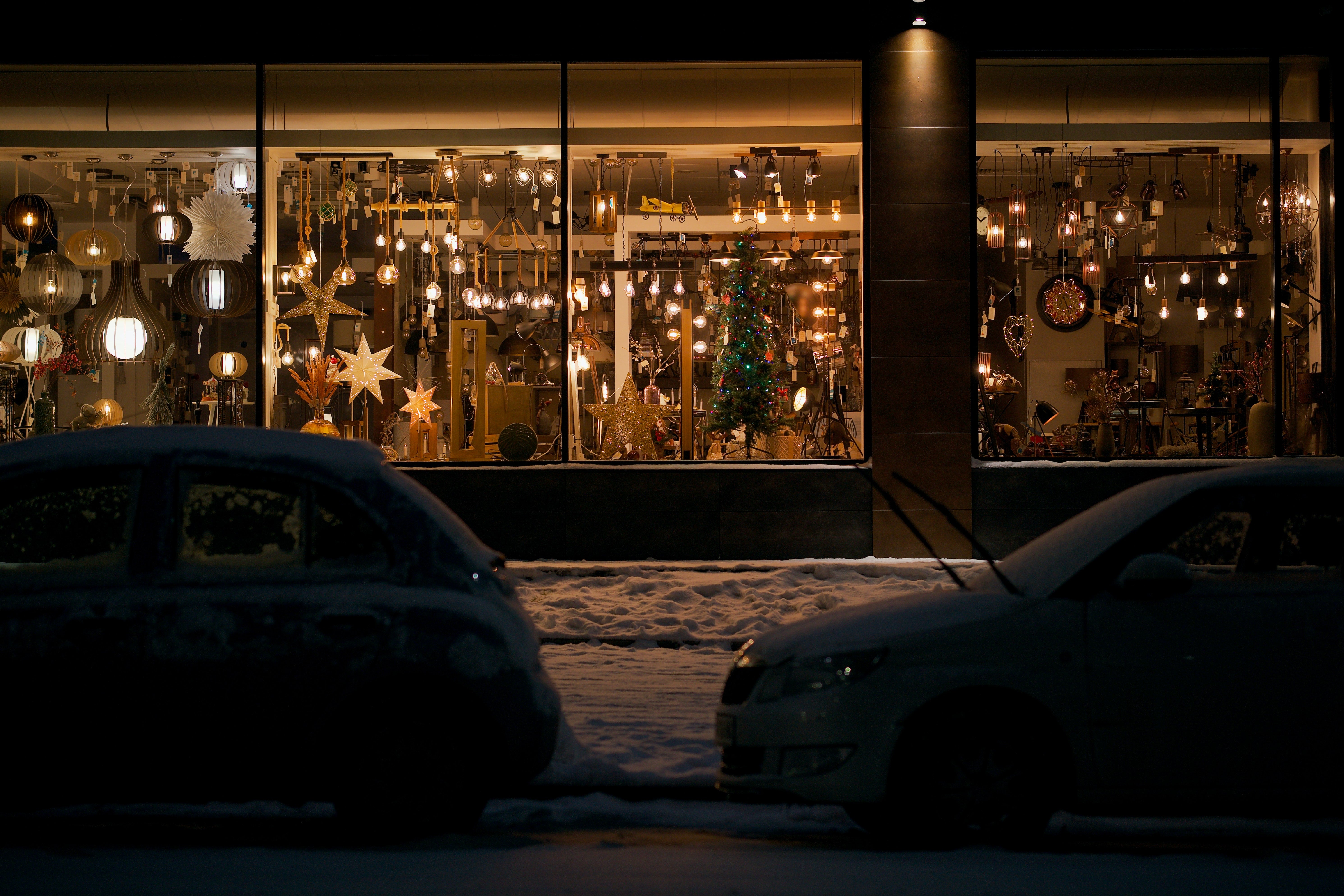 Cuándo entra en vigor el decreto de ahorro energético que limita el aire acondicionado y la luz de escaparates Cuándo entra en vigor el decreto de ahorro energético que limita el aire acondicionado y la luz de escaparates