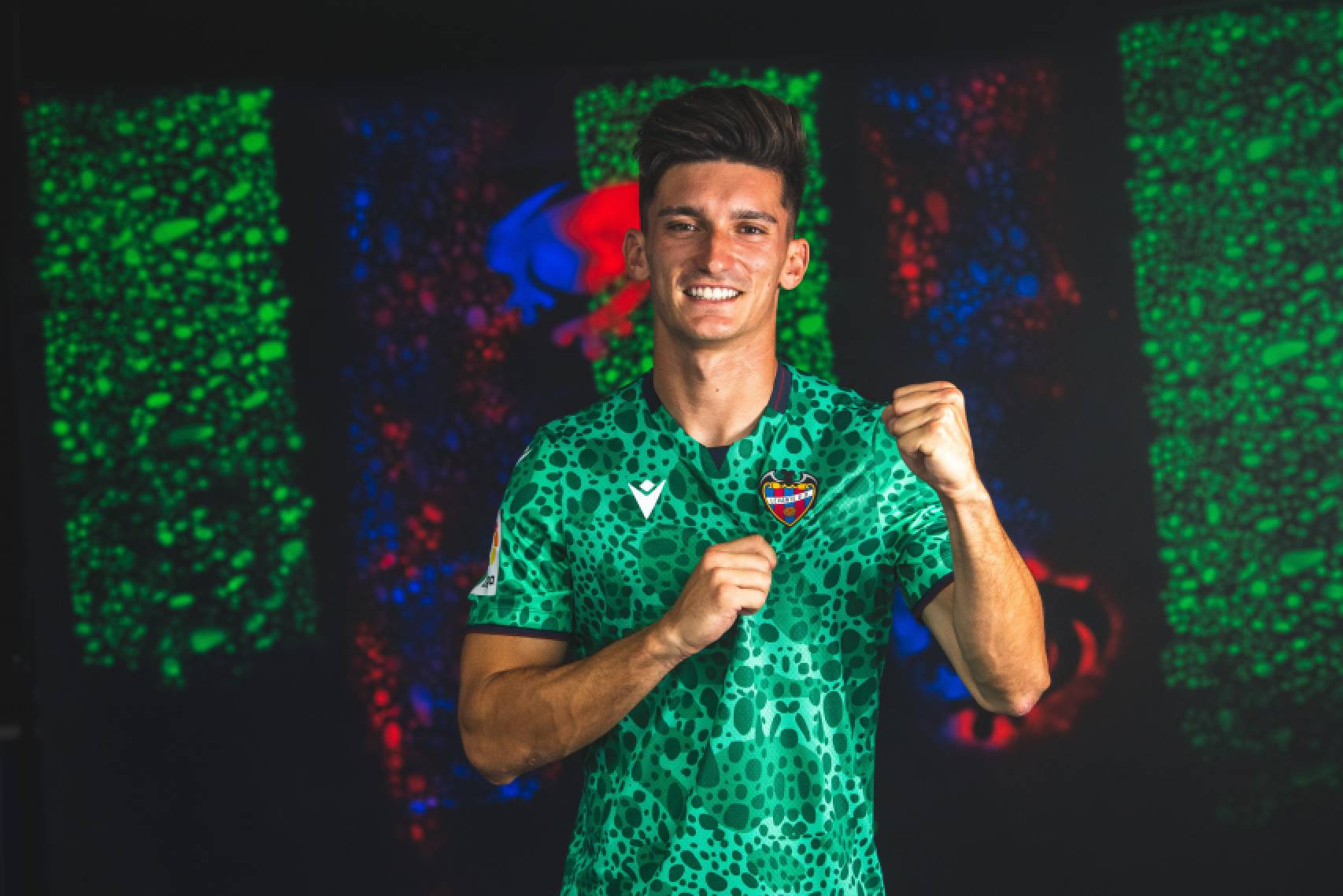 El Levante presenta su tercera equipación El Levante presenta su tercera equipación