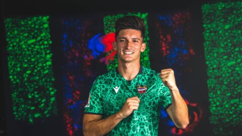 El Levante presenta su tercera equipaci&oacute;n