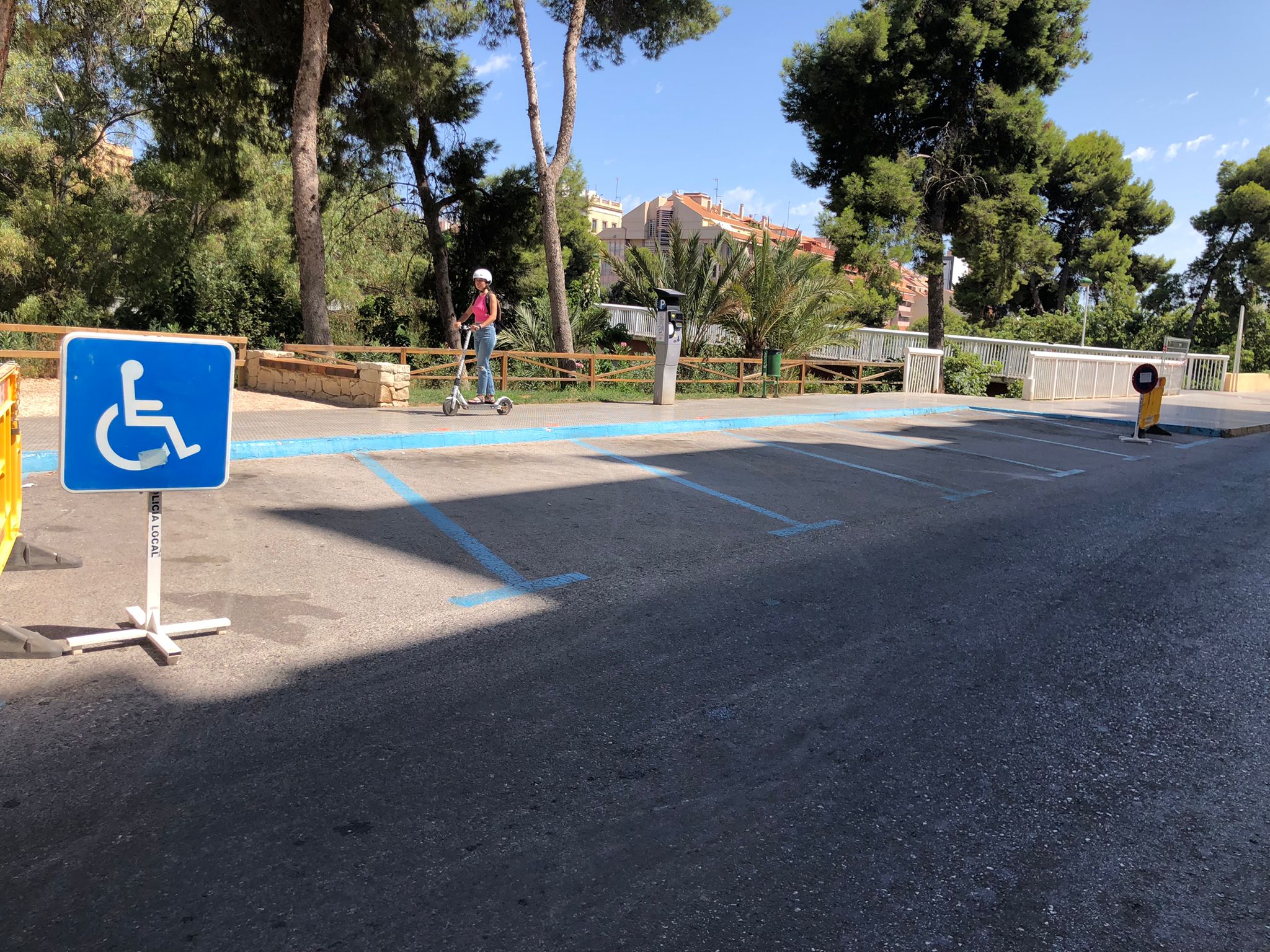 Las personas con diversidad funcional dispondrán de estacionamiento durante las fiestas de Elche Las personas con diversidad funcional dispondrán de estacionamiento durante las fiestas de Elche