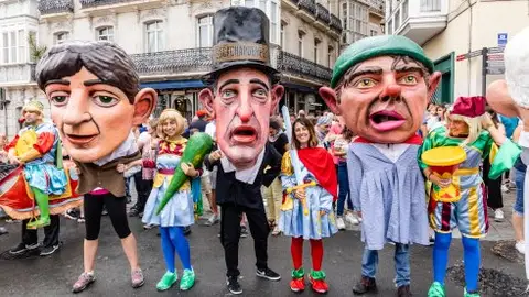 Gigantes y cabezudos Vitoria Gigantes y cabezudos Vitoria