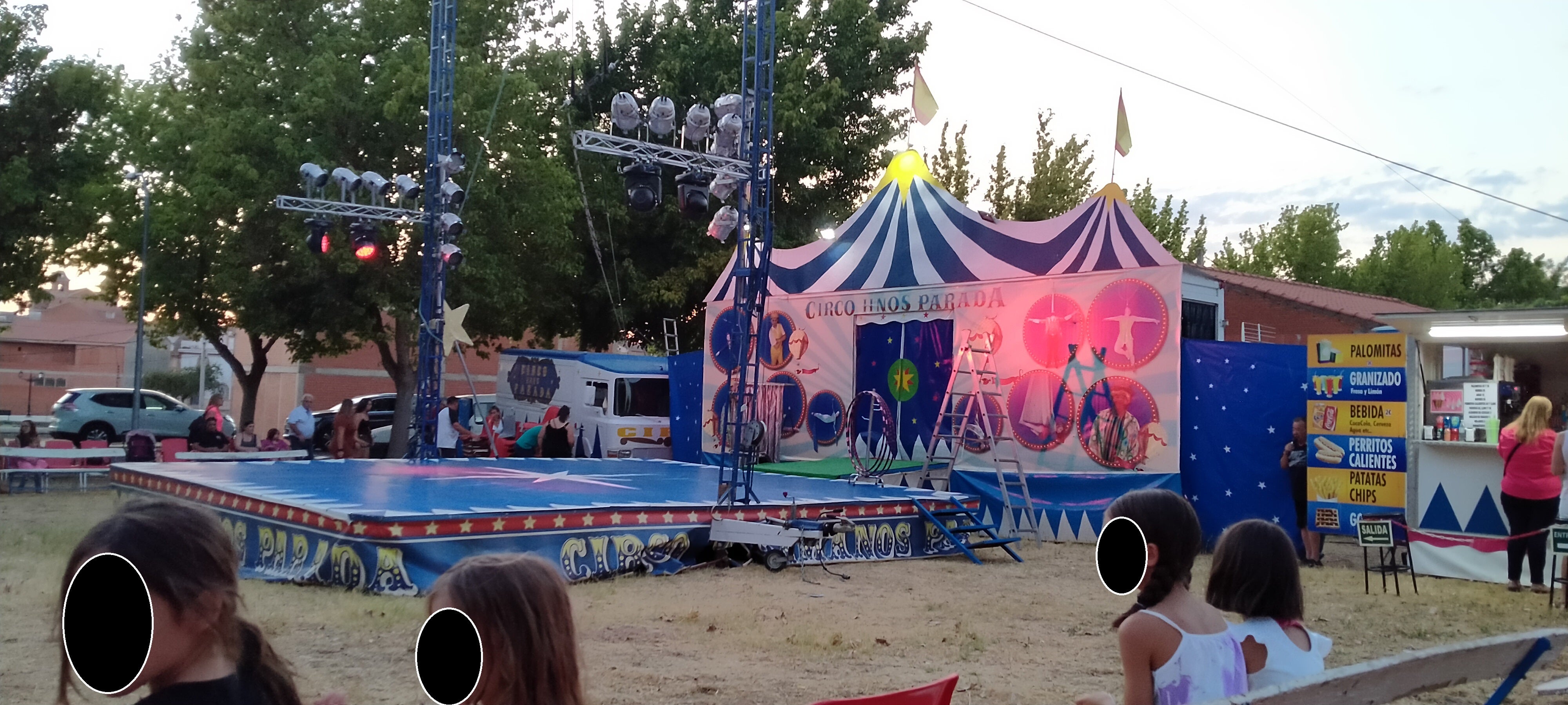 Circo Hermanos Parada sigue llevando ilusión y magia a los pueblos de la provincia Circo Hermanos Parada sigue llevando ilusión y magia a los pueblos de la provincia