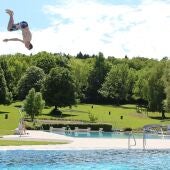 salto piscina