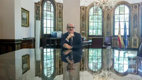 El defensor del Pueblo de España, Ángel Gabilondo, posa después de una entrevista para Europa Press, en la sede del Defensor del Pueblo, a 29 de julio de 2022, en Madrid. El defensor del Pueblo de España, Ángel Gabilondo, posa después de una entrevista para Europa Press, en la sede del Defensor del Pueblo, a 29 de julio de 2022, en Madrid.