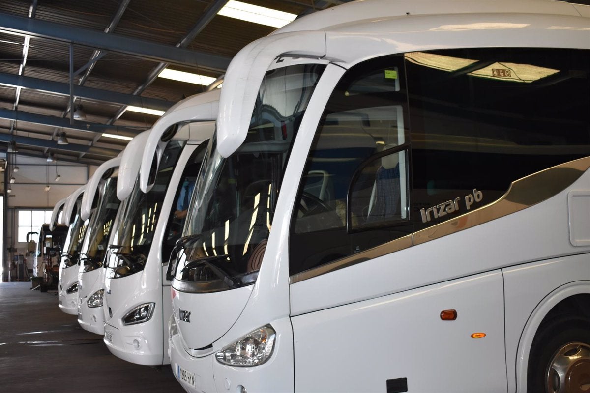 La Junta habilita subvenciones para la transformación de flotas de transporte de viajeros y mercancías de empresas privadas por más de 6,1 millones de euros La Junta habilita subvenciones para la transformación de flotas de transporte de viajeros y mercancías de empresas privadas por más de 6,1 millones de euros