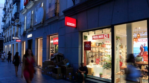 El Real Decrete pone coto a la iluminaci&oacute;n de escaparates comerciales