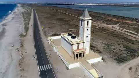 El presidente de la Diputación de Almería y el diputado provincial de Turismo en la presentación de La Vuelta 2022 El presidente de la Diputación de Almería y el diputado provincial de Turismo en la presentación de La Vuelta 2022