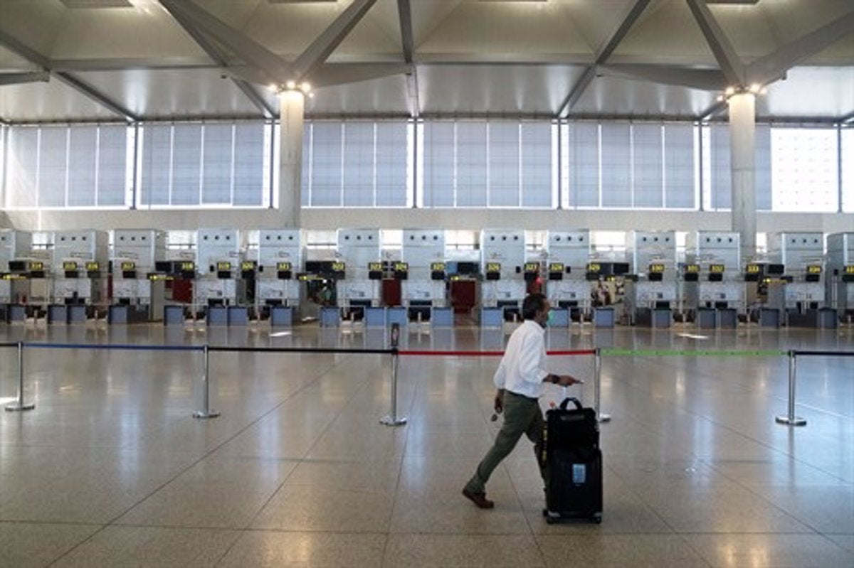 Seis vuelos registran retrasos en Málaga, el aeropuerto más afectado, y tres en Sevilla por la huelga de TCP de Ryanair Seis vuelos registran retrasos en Málaga, el aeropuerto más afectado, y tres en Sevilla por la huelga de TCP de Ryanair