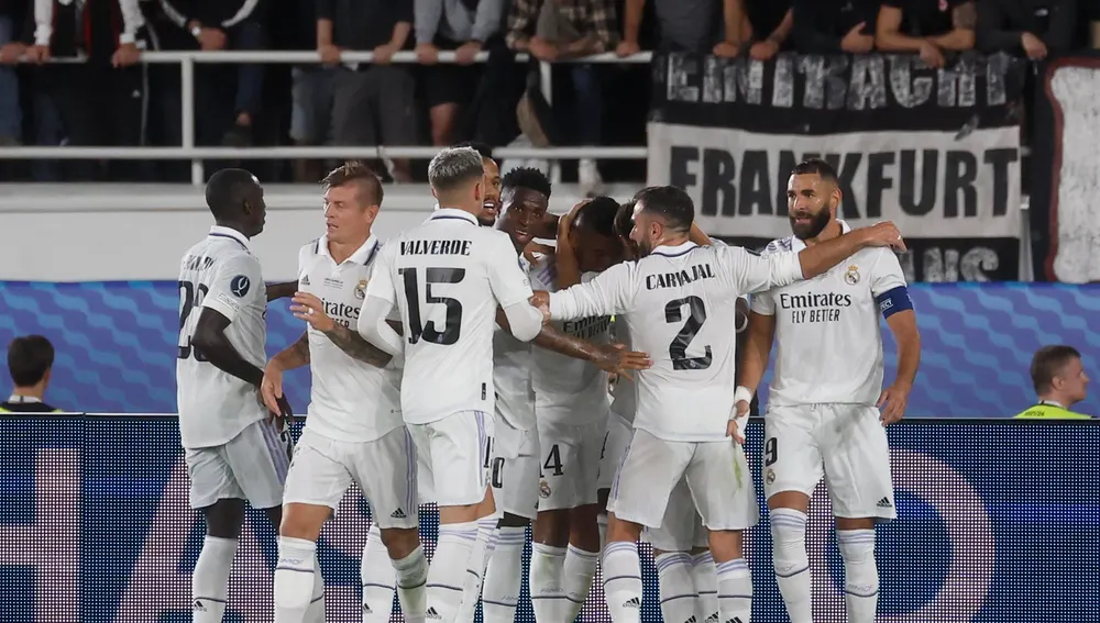 Los jugadores del Real Madrid celebran un gol en la Supercopa de Europa