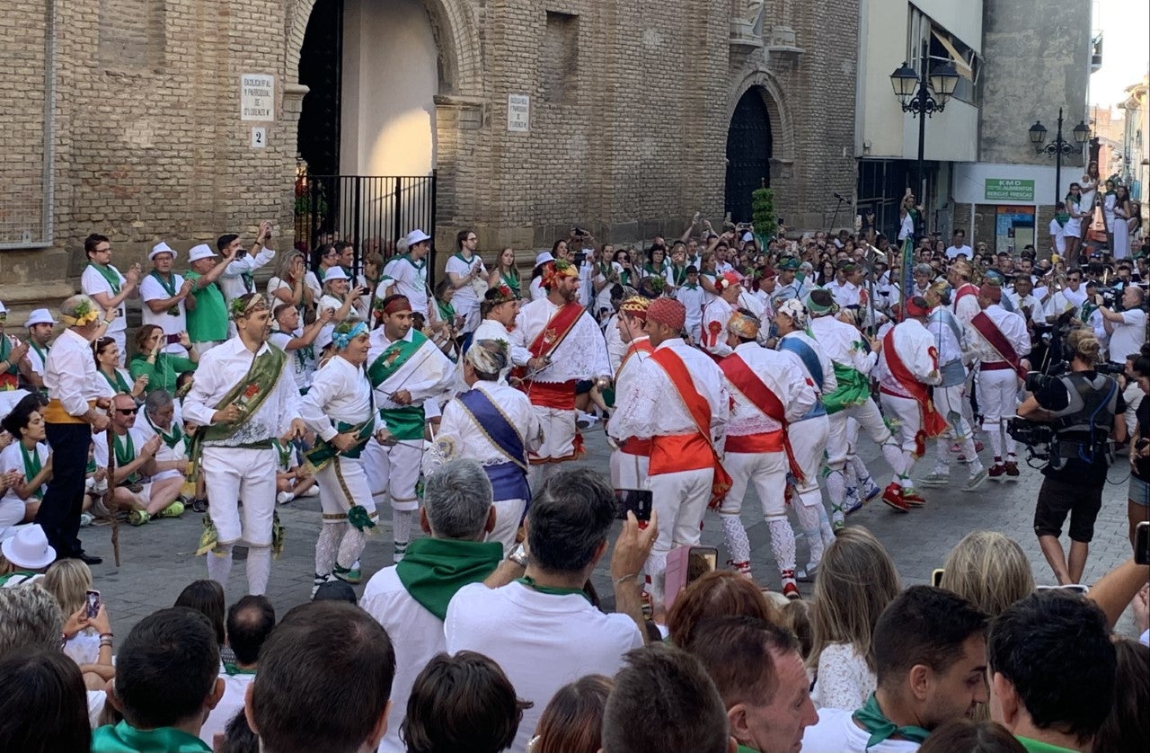 Los oscenses se vuelcan en el regreso de los danzantes Los oscenses se vuelcan en el regreso de los danzantes
