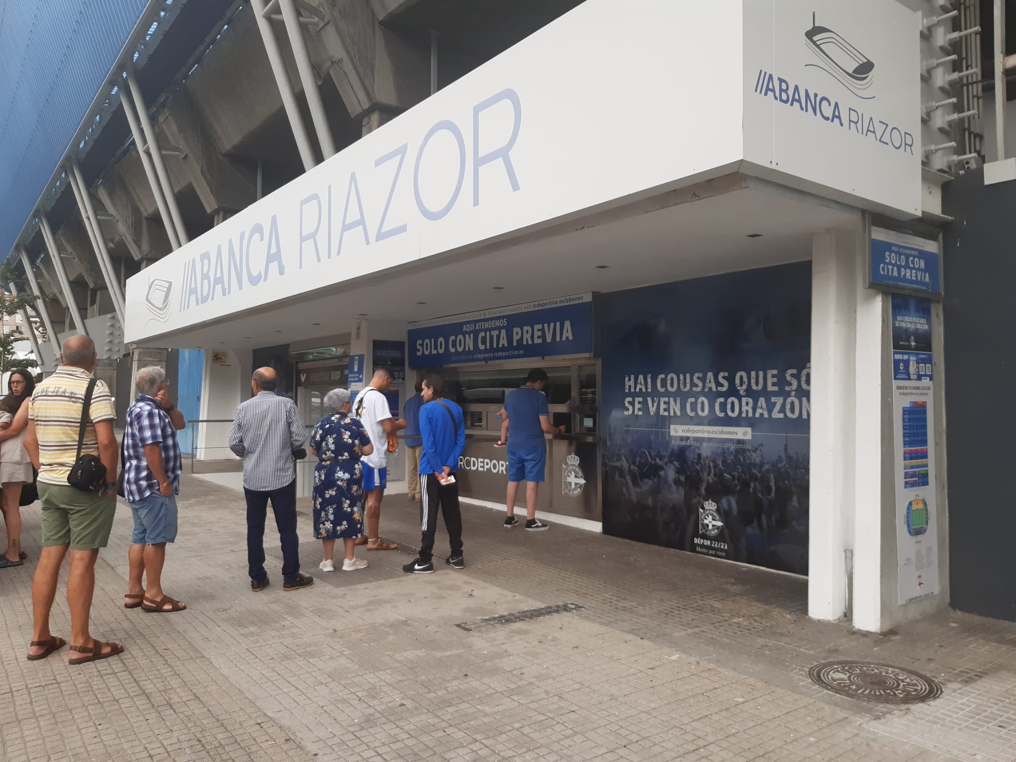 El Deportivo llega a l@s 11.000 abonad@s renovados el día que comienza la campaña del Racing de Ferrol El Deportivo llega a l@s 11.000 abonad@s renovados el día que comienza la campaña del Racing de Ferrol