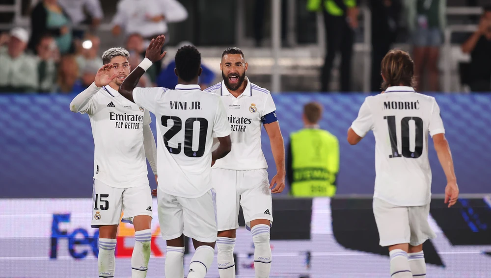 Benzema, Valverde, Vinicius y Modric celebran la victoria en la Supercopa de Europa