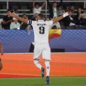 Karim Benzema celebra el 2-0 en la Supercopa de Europa ante el Eintracht