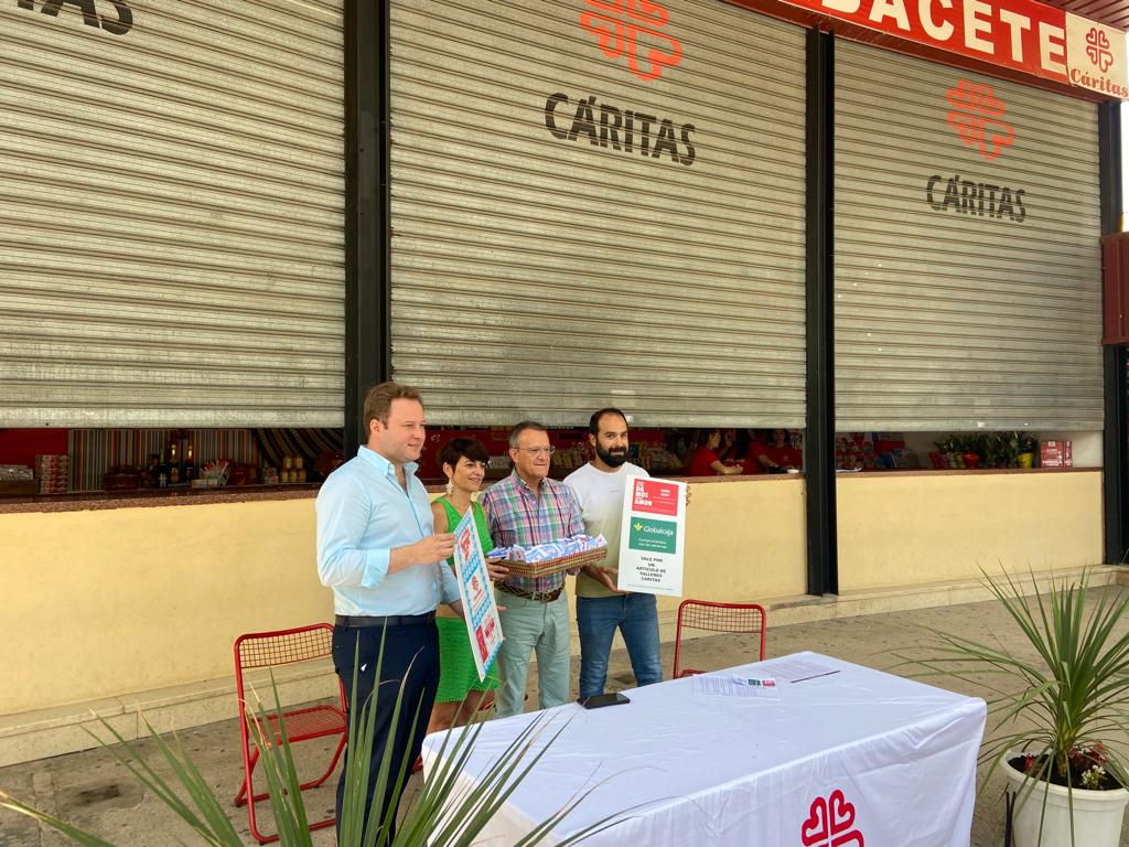 La Tómbola de Cáritas abre sus puertas en el Paseo de La Feria tras dos años de parón La Tómbola de Cáritas abre sus puertas en el Paseo de La Feria tras dos años de parón