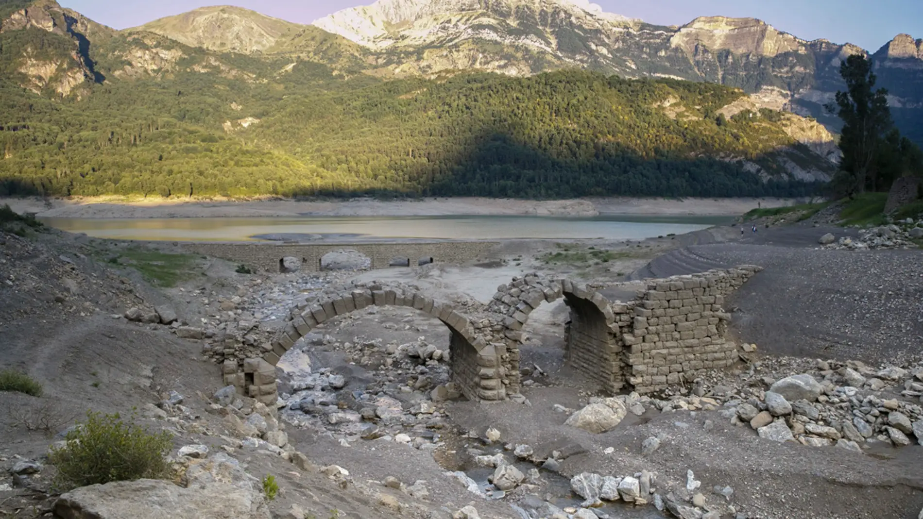 Fotografía de archivo del embalse de Búbal, en el Pirineo aragonés