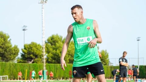 Carlos Clerc, lateral izquierdo del Elche Carlos Clerc, lateral izquierdo del Elche
