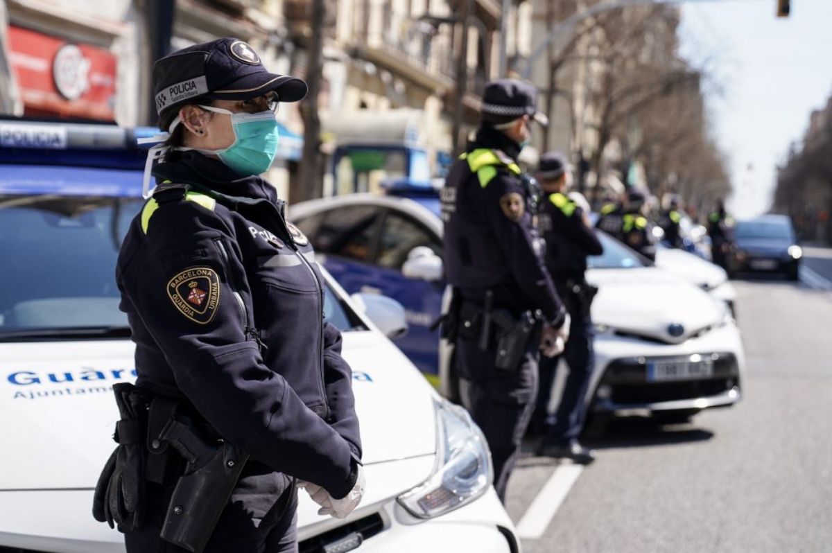 Suspendido de empleo y sueldo un agente de la Guardia Urbana de Tarragona por acosar a una mujer Suspendido de empleo y sueldo un agente de la Guardia Urbana de Tarragona por acosar a una mujer