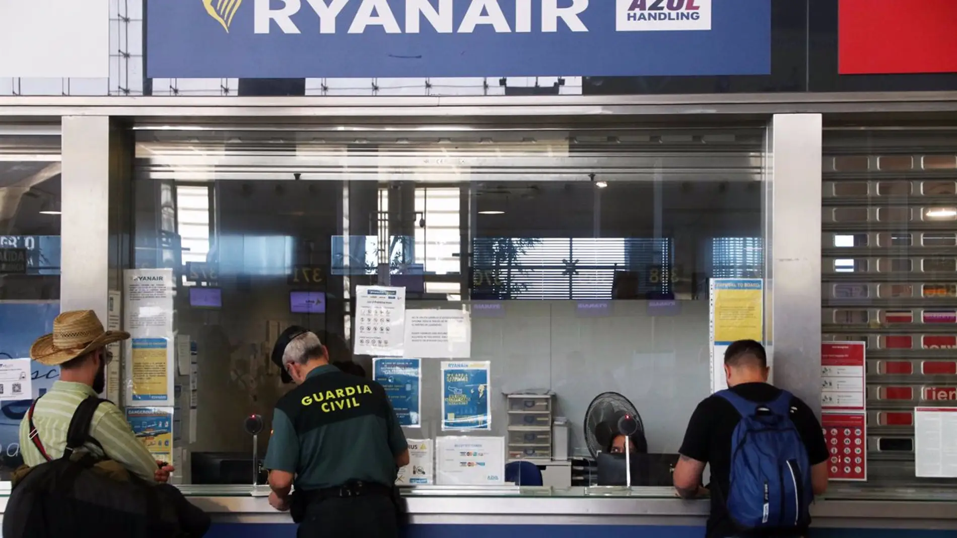 Ventanillas de la compañía aérea Ryanair.