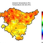  Euskadi arde , a la espera de la lluvia que no llega. 