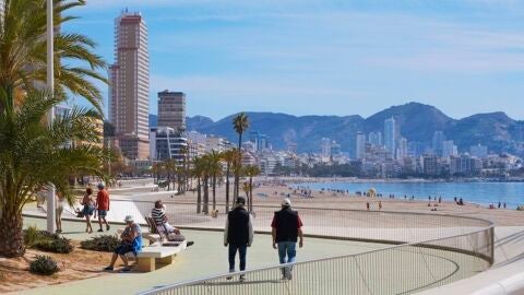 Archivo - Imagen de una playa valenciana.