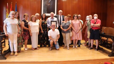 Representante de la Coral Mater Assumpta recibidos por el Alcalde de Manzanares