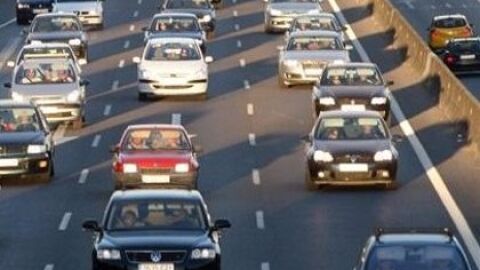 Imagen de archivo de tr&aacute;fico intenso en la A-7 a la altura de San Pedro Alc&aacute;ntara