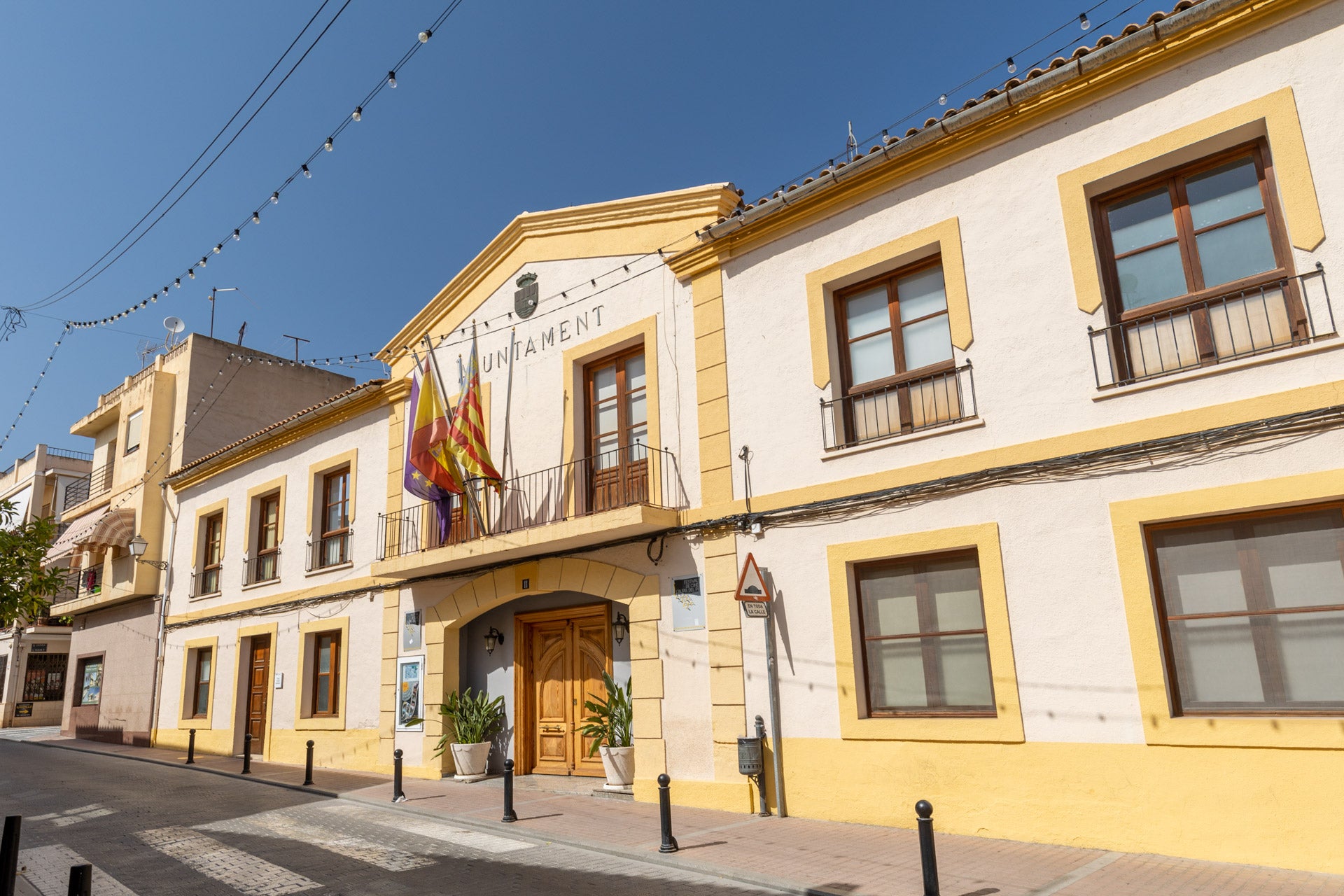 La Diputación de Alicante concede una subvención de 59.000 euros al Ayuntamiento de L’Alfàs del Pi para renovar la cubierta La Diputación de Alicante concede una subvención de 59.000 euros al Ayuntamiento de L’Alfàs del Pi para renovar la cubierta