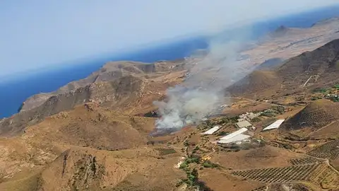 Controlado el incendio en el paraje de Las Hortichuelas de Níjar, en el interior del parque natural Cabo de Gata Controlado el incendio en el paraje de Las Hortichuelas de Níjar, en el interior del parque natural Cabo de Gata