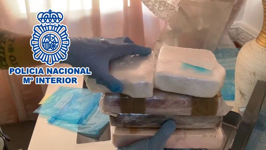 Detenidas dos personas en Elda por tráfico de drogas con cerca de cinco kilos de cocaína Detenidas dos personas en Elda por tráfico de drogas con cerca de cinco kilos de cocaína