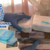 La Policía Nacional interviene casi cinco kilos de cocaína en Elda