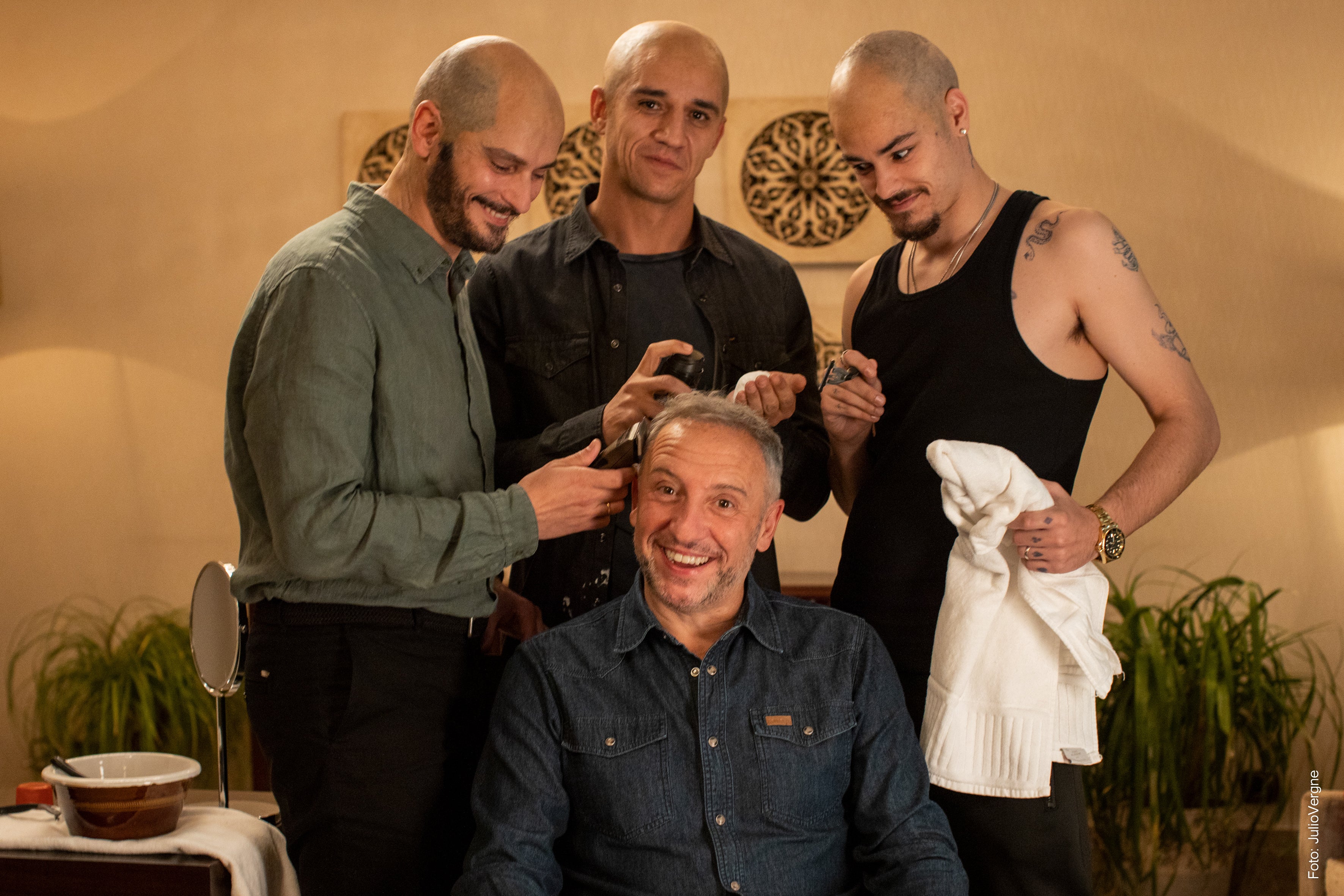 'Por los pelos', la comedia sobre injertos capilares en Turquía 'Por los pelos', la comedia sobre injertos capilares en Turquía