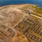 El campamento romano ubicado bajo el río Limia, lo que la sequía deja ver en los embalses sin agua El campamento romano ubicado bajo el río Limia, lo que la sequía deja ver en los embalses sin agua