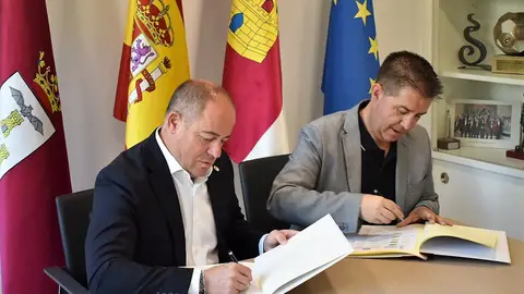 El Ayuntamiento y la Diputación acuerdan crear el ‘Bono Bus Contigo Provincial’ El Ayuntamiento y la Diputación acuerdan crear el ‘Bono Bus Contigo Provincial’