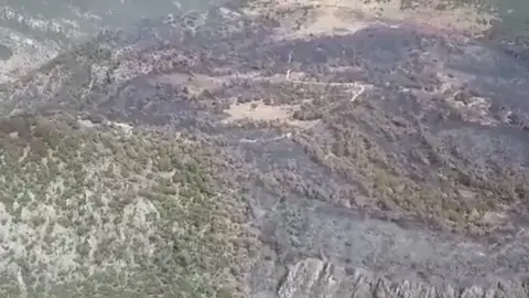 Vista aérea de la zona arrasada por el fuego entre Cañamares y Fuertescusa captada por los técnicos de la BRIF