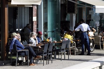 La Aemet activa aviso naranja por máximas de hasta 41 grados en Córdoba, Granada, Jaén y amarillo en Sevilla y Cádiz La Aemet activa aviso naranja por máximas de hasta 41 grados en Córdoba, Granada, Jaén y amarillo en Sevilla y Cádiz