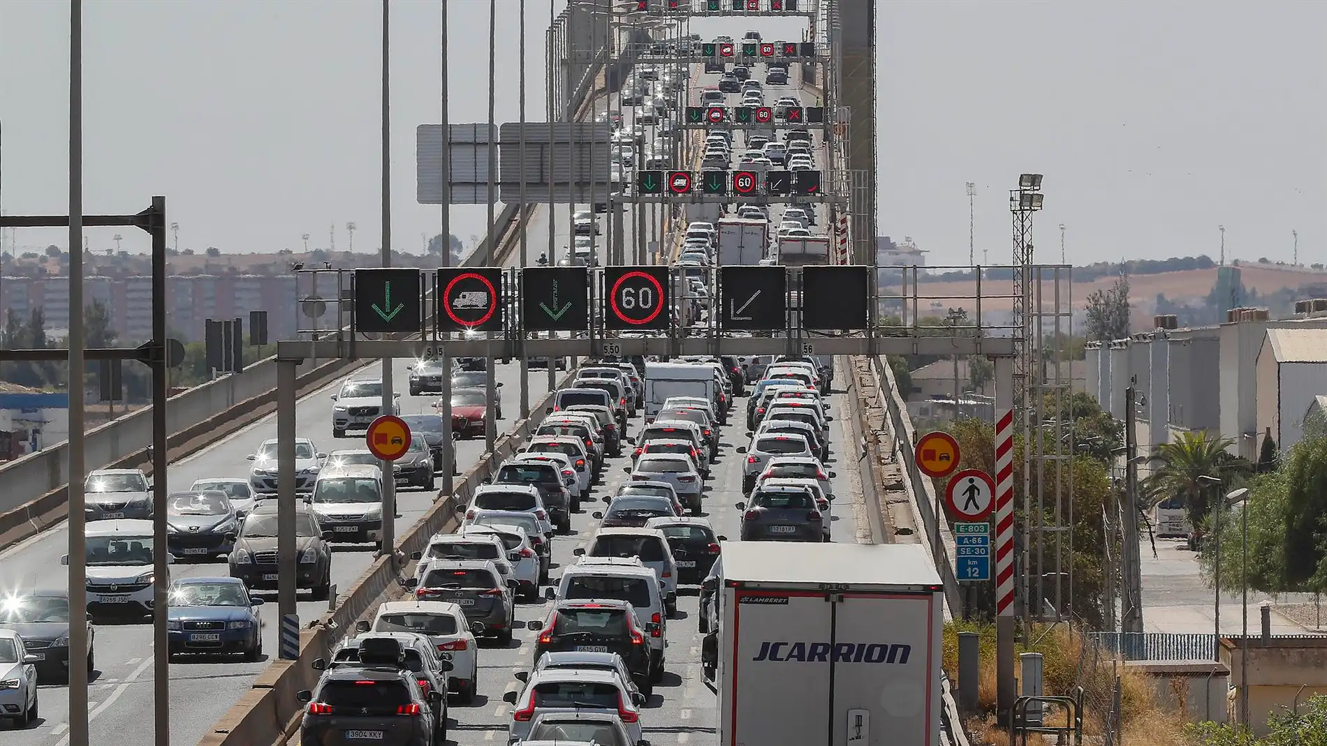 Arranca la operación salida del puente con 7 millones de viajes por carretera