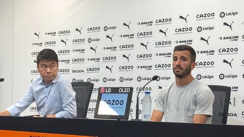 Jos&eacute; Lu&iacute;s Gay&aacute; junto a Sean Bai