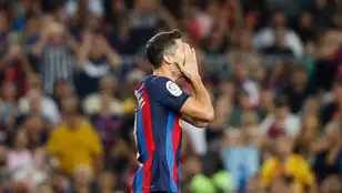 El Barça cae en las redes de Dimitrievski, que se corona en El Rayo 