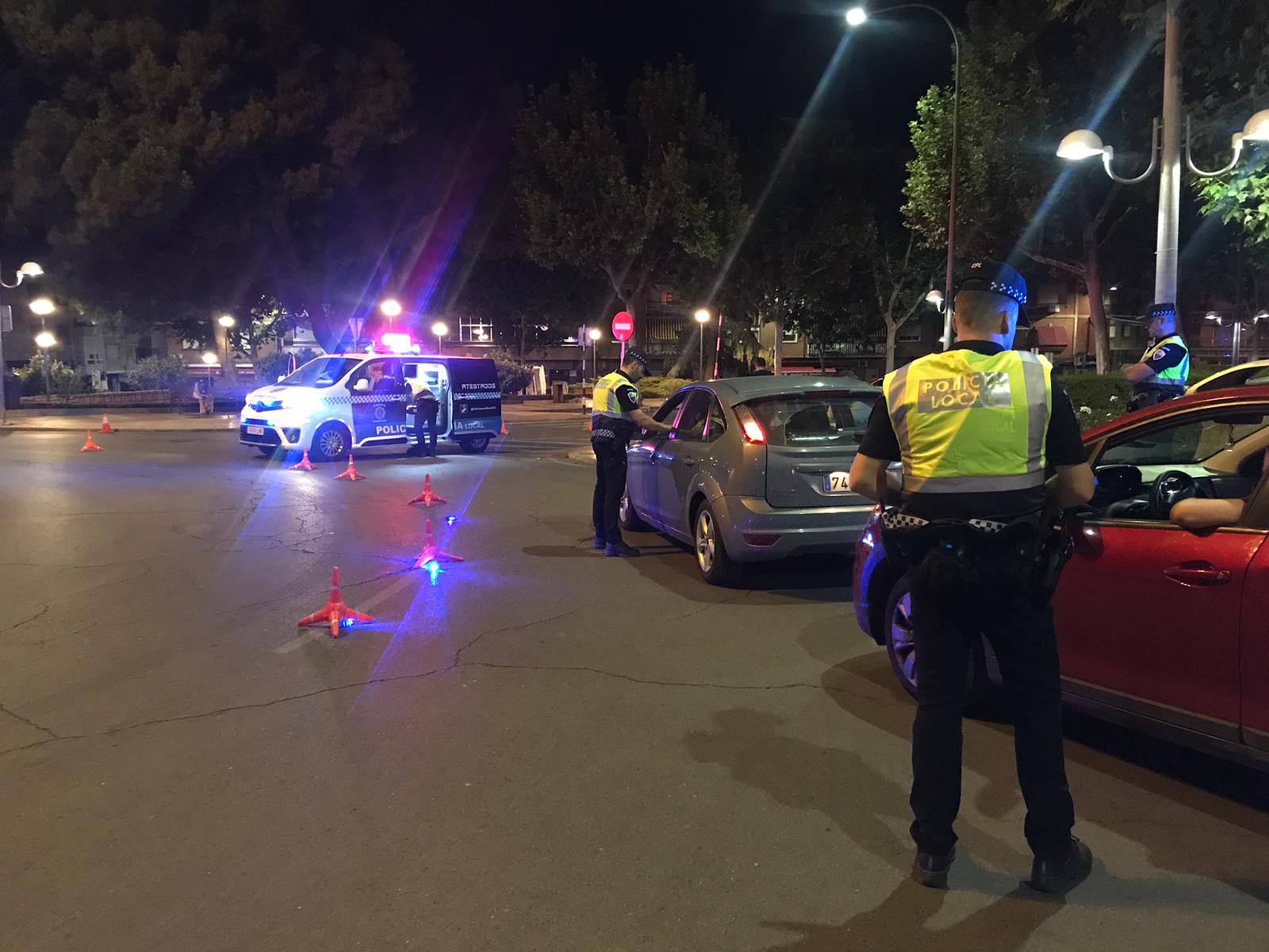 Un conductor casi quintuplica la tasa de alcohol tras colisionar su vehículo con otro aparcado en Ciudad Real Un conductor casi quintuplica la tasa de alcohol tras colisionar su vehículo con otro aparcado en Ciudad Real