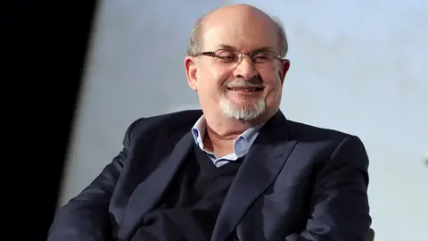 El escritor británico Salman Rushdie en una fotografía de archivo