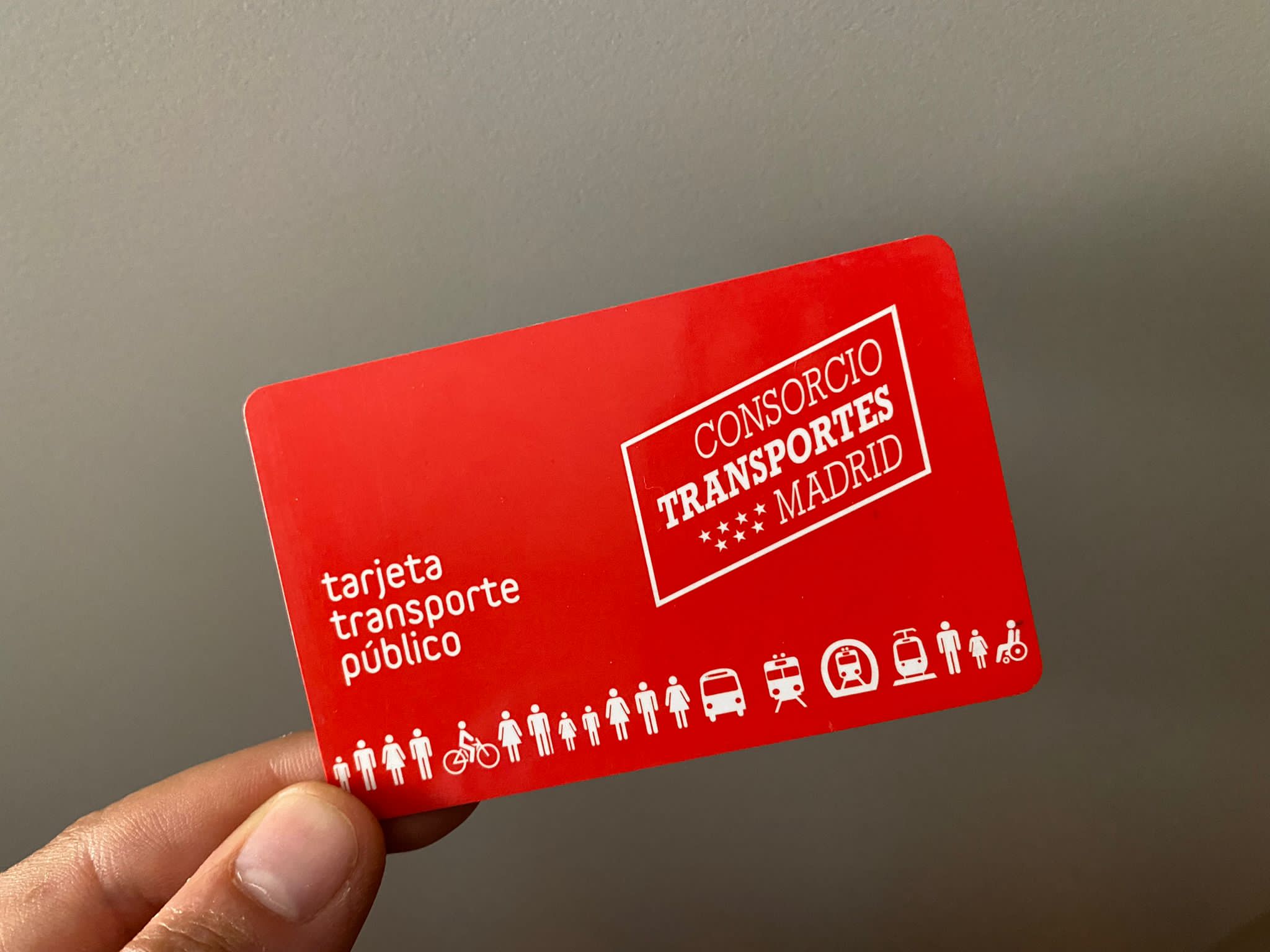 Madrid amplía al 50% el descuento del Gobierno en los abonos transporte: así quedan los precios Madrid amplía al 50% el descuento del Gobierno en los abonos transporte: así quedan los precios