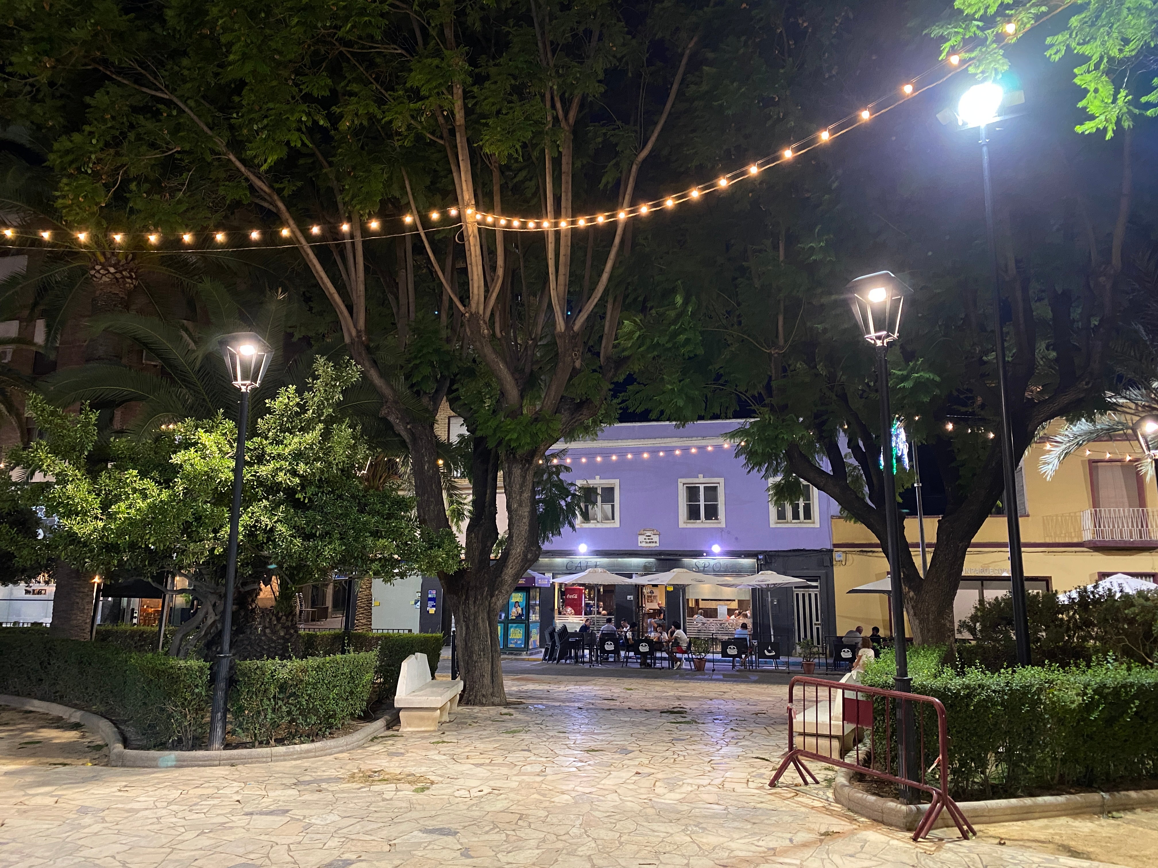 Aspe mejora la luminaria del Parque Doctor Calatayud y de la Plaza Mayor Aspe mejora la luminaria del Parque Doctor Calatayud y de la Plaza Mayor