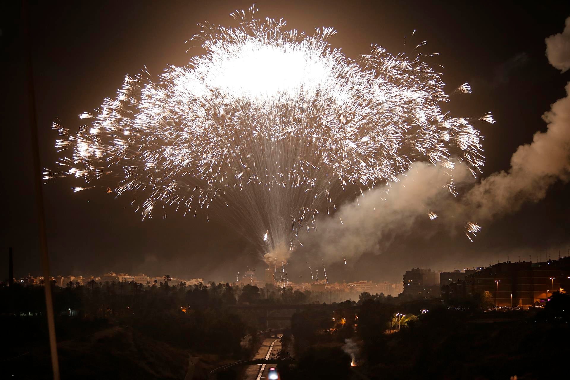El Hospital General de Elche reforzará su personal la Nit de l’Albà y la Nit de la Roà El Hospital General de Elche reforzará su personal la Nit de l’Albà y la Nit de la Roà