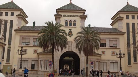 Fachada del Polideportivo Municipal de Abastos
