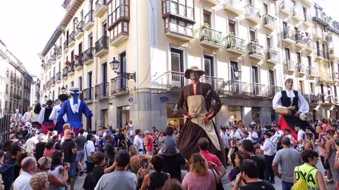 Gigantes y Cabezudos Gigantes y Cabezudos