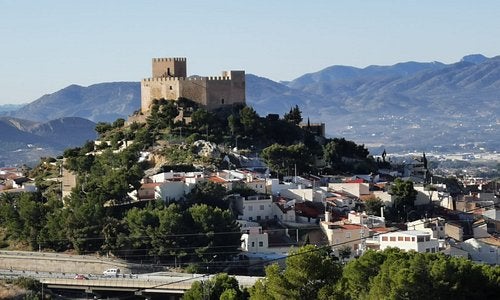 El castillo se une a las medidas de ahorro energético apagando su iluminación a las 22:00 horas El castillo se une a las medidas de ahorro energético apagando su iluminación a las 22:00 horas