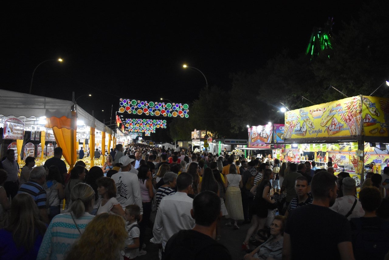 El Ayuntamiento destaca la gran participación y la ausencia de incidencias en el inicio de las fiestas de Ciudad Real El Ayuntamiento destaca la gran participación y la ausencia de incidencias en el inicio de las fiestas de Ciudad Real