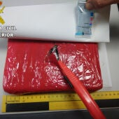 La Guardia Civil de Carlet detiene en Alberic a un hombre con más de 2 kilos de cocaína
