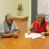 El concejal de Servicios Públicos y Zona Marítima y la Alcaldesa de Burriana